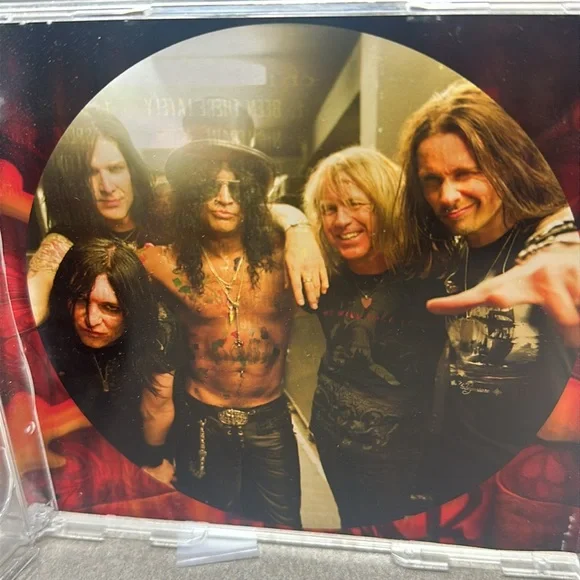 Slash Featuring Myles Kennedy Live - Picture 4 of 6